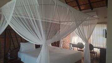 Iron/ironing board, free WiFi, bed sheets, wheelchair access