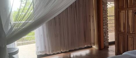 Superior Villa | Iron/ironing board, free WiFi, bed sheets, wheelchair access