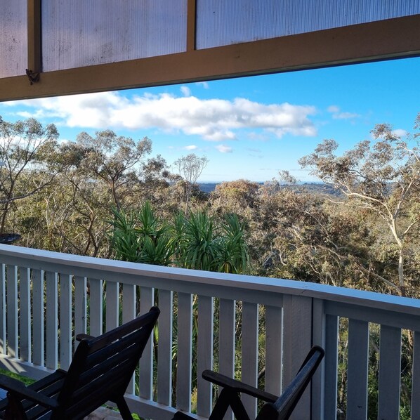 Property grounds - Thira in the Blue Mountains (Wentworth Falls)