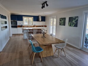 Dining - Thira in the Blue Mountains (Wentworth Falls)