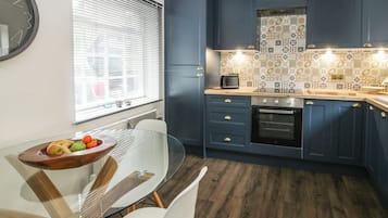 Fridge, dishwasher, electric kettle, toaster