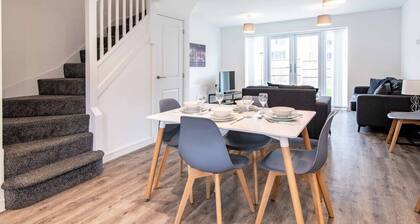 Saxelbye House - Cosy 3 Bed Home near City Centre