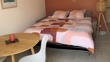 WiFi, bed sheets