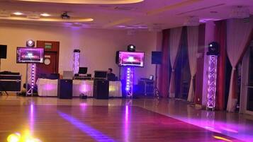 قاعة الولائم والاحتفالات