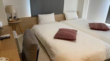 Superior-Zweibettzimmer | Laptopgeeigneter Arbeitsplatz, schallisolierte Zimmer, kostenloses WLAN