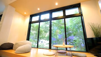 ๋ก๋น ์ข์ ๊ณต๊ฐ