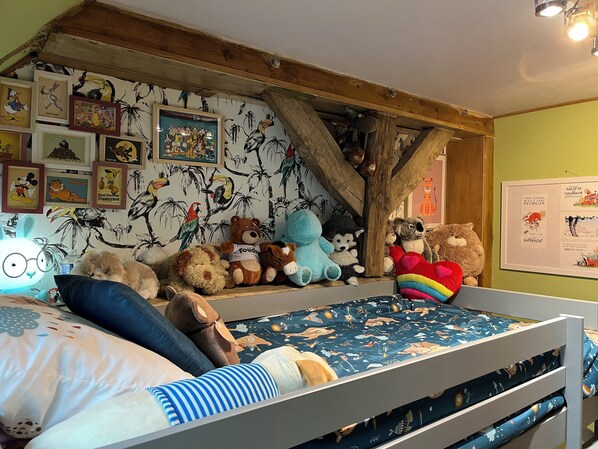 3 bedrooms, desk, iron/ironing board, travel cot - Maison de Campagne 6 Personnes Avec Piscine 11 m x 3 M-baignoire Balnéothérapie (Breuilpont)