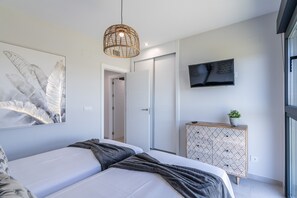 2 habitaciones, tabla de planchar con plancha y wifi gratis 
