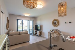 TV - Los Flamencos by Ĥ - Haraganes Beach HLHF6201PE61 (Isla Canela)