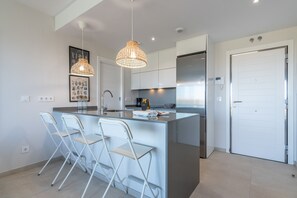 Fridge, microwave, oven, dishwasher - Los Flamencos by Ĥ - Haraganes Beach HLHF4304PE60 (Isla Canela)