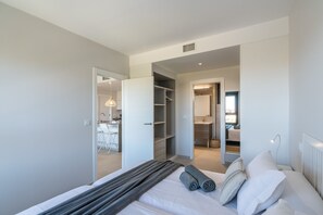 2 chambres, fer et planche à repasser, Wi-Fi gratuit, draps fournis