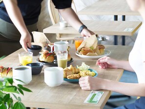 Daily buffet breakfast for a fee