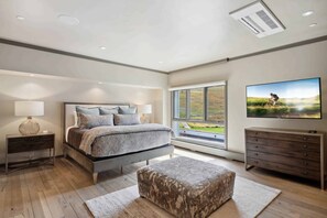 4 bedrooms, travel cot, WiFi, bed sheets