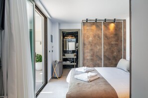 3 bedrooms, iron/ironing board, travel crib, free WiFi - Casa del Balo - Harmony in nature! Heated pool, hot tub, gym, sauna and hammam! (Chania)