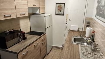 Superior Apartment, 2 Bedrooms, City View | Private kitchen | Microwave, espresso maker, electric kettle, toaster