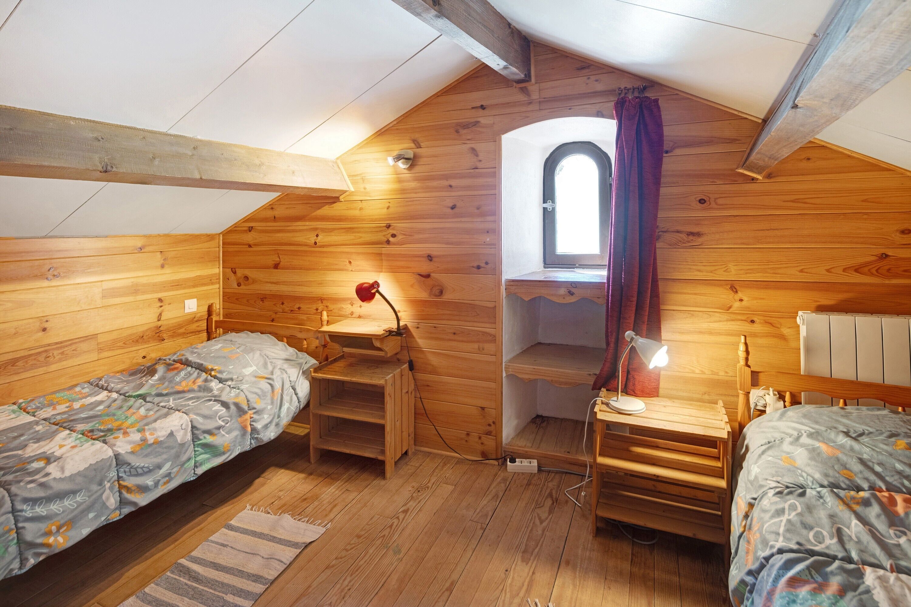 2 slaapkamers, een strijkplank/strijkijzer