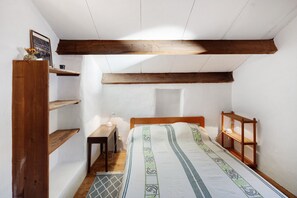 2 slaapkamers, een strijkplank/strijkijzer