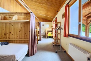 4 bedrooms, free WiFi, bed sheets - Gite skioura, Gite de groupe (Bagnères-de-Luchon)