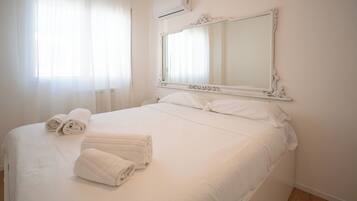 Deluxe-Apartment | 1 Schlafzimmer, Bügeleisen/Bügelbrett, kostenloses WLAN, Bettwäsche