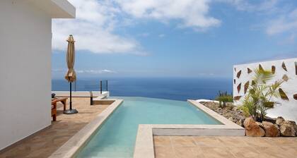 Country House 'Valista' with Sea Views, Private Pool and Wi-Fi