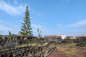 Exterior - Holiday Home 'Adega Maciel' with Sea View, Private Terrace and Wi-Fi (Lajido)
