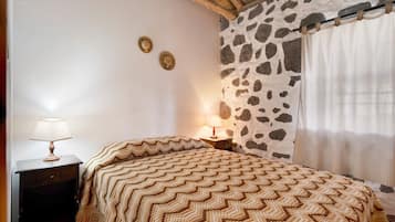 1 chambre, fer et planche Ă repasser, Wi-Fi gratuit, draps fournis