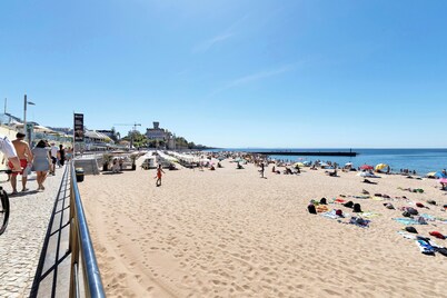 Holiday Apartment "Estoril By The Sea" with Wi-Fi