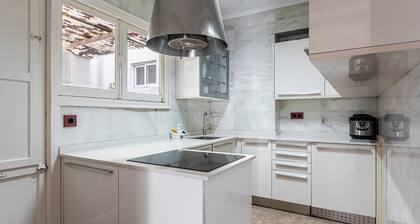 Apartamento 'San Antonio' con terraza privada, Wi-Fi y aire acondicionado