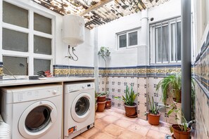 Interior - Apartment 'San Antonio' with Private Terrace, Wi-Fi and Air Conditioning (Sedaví)