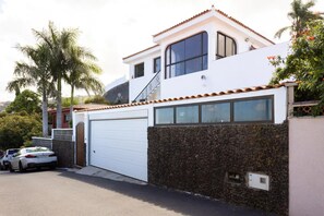 Exterior - Vacation Home 'Casa Carolina' with Sea View, Private Terrace and Wi-Fi (El Sauzal)