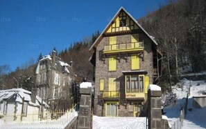 Exterior - Apartment 'Capacity 2 to 5 People' with Mountain View and Balcony (Mont-Dore)