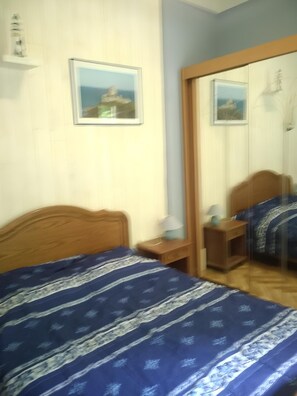 1 bedroom, iron/ironing board, free WiFi - Apartment 'Capacity 2 to 5 People' with Mountain View and Balcony (Mont-Dore)