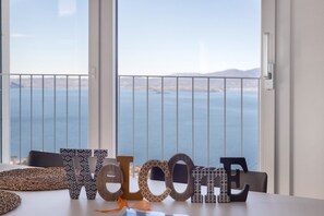 Interior - Apartment 'Casa Serena' with Lake View, Wi-Fi and Air Conditioning (Torri del Benaco)