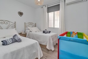 2 chambres, fer et planche à repasser, accès au Wi-Fi (inclus)