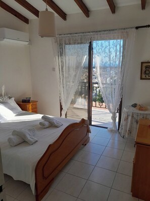2 bedrooms, WiFi, bed sheets