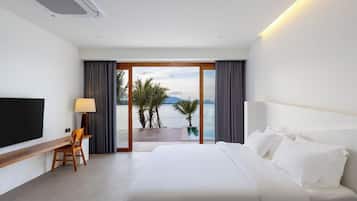 Deluxe Pool Access | Free minibar items, blackout drapes, soundproofing, free WiFi