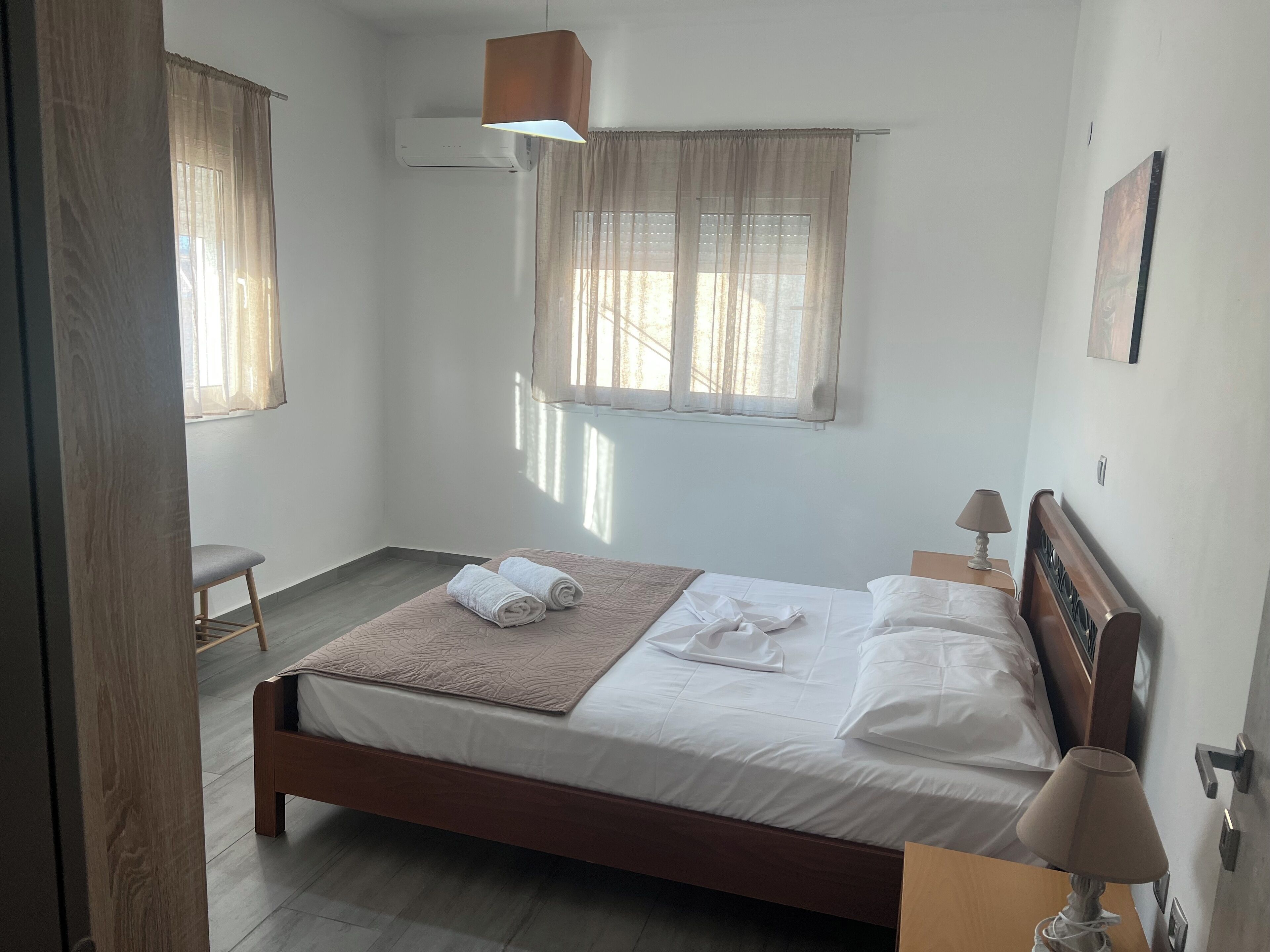 3 habitaciones, tabla de planchar con plancha y wifi 