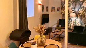 The JK Evasion | Living area | Smart TV, Netflix, toys, streaming services - Jk Suites Limoges (Limoges)