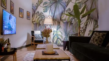 The JK Evasion | Living area | Smart TV, Netflix, toys, streaming services