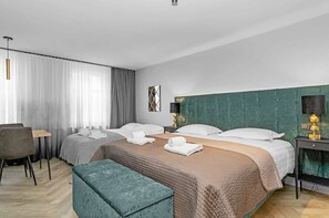 1 bedroom, desk, WiFi, bed sheets
