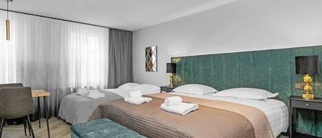 1 Schlafzimmer, Schreibtisch, WLAN, Bettwäsche