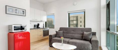 Seating & kitchenette