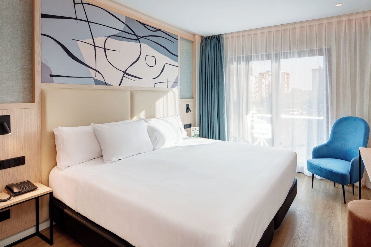 Minibar, wifi gratis y ropa de cama