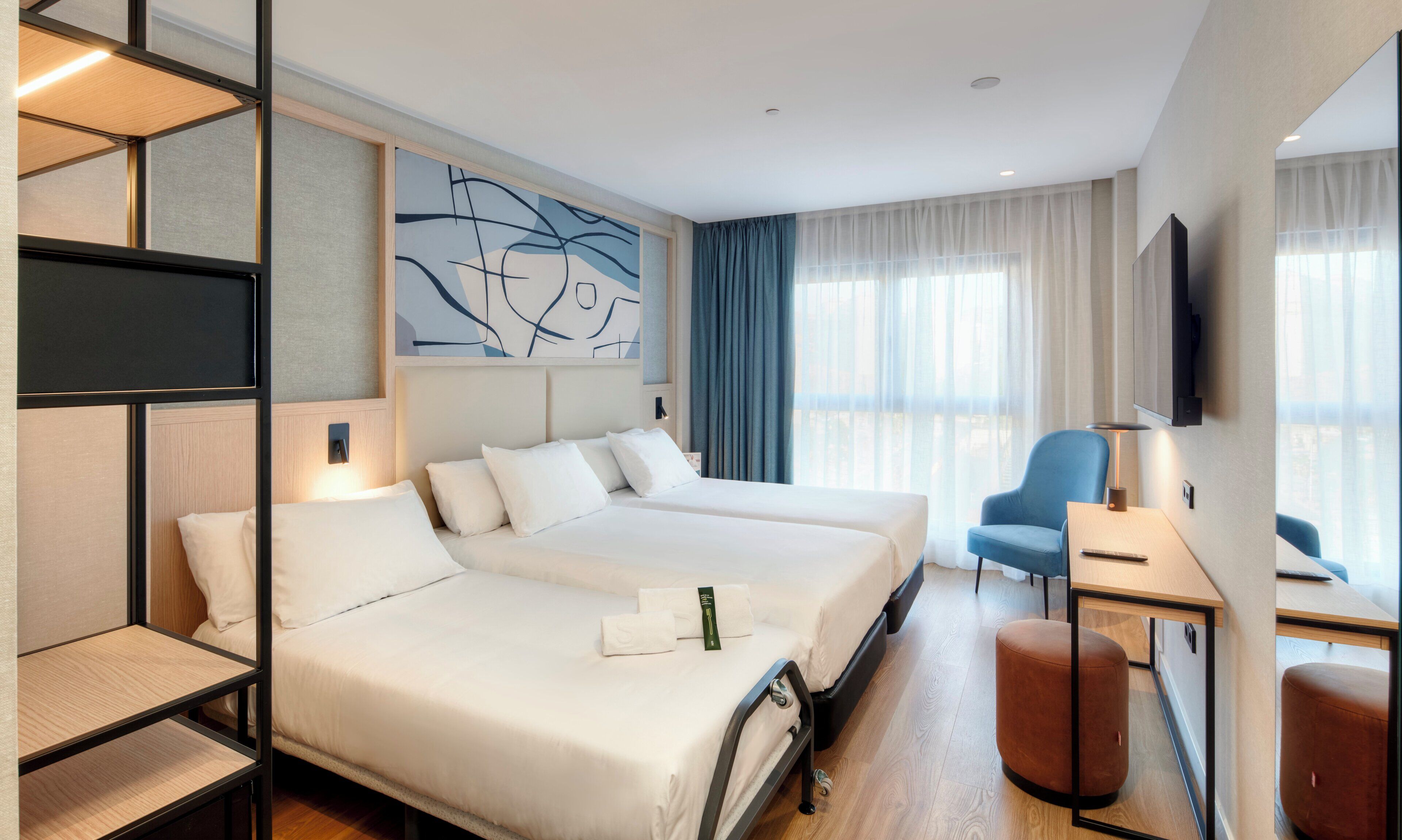 Minibar, wifi gratis, ropa de cama