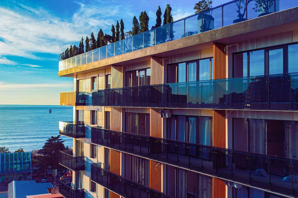 NEXT GREEN HOTEL