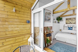 3 bedrooms, iron/ironing board, travel cot, free WiFi