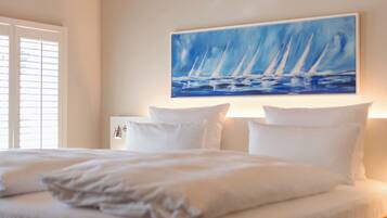 Comfort Double Room (no pets allowed) | Free minibar, in-room safe, individually furnished, desk