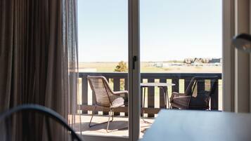 Executive Double Room | 1 bedroom, free minibar, in-room safe, individually furnished