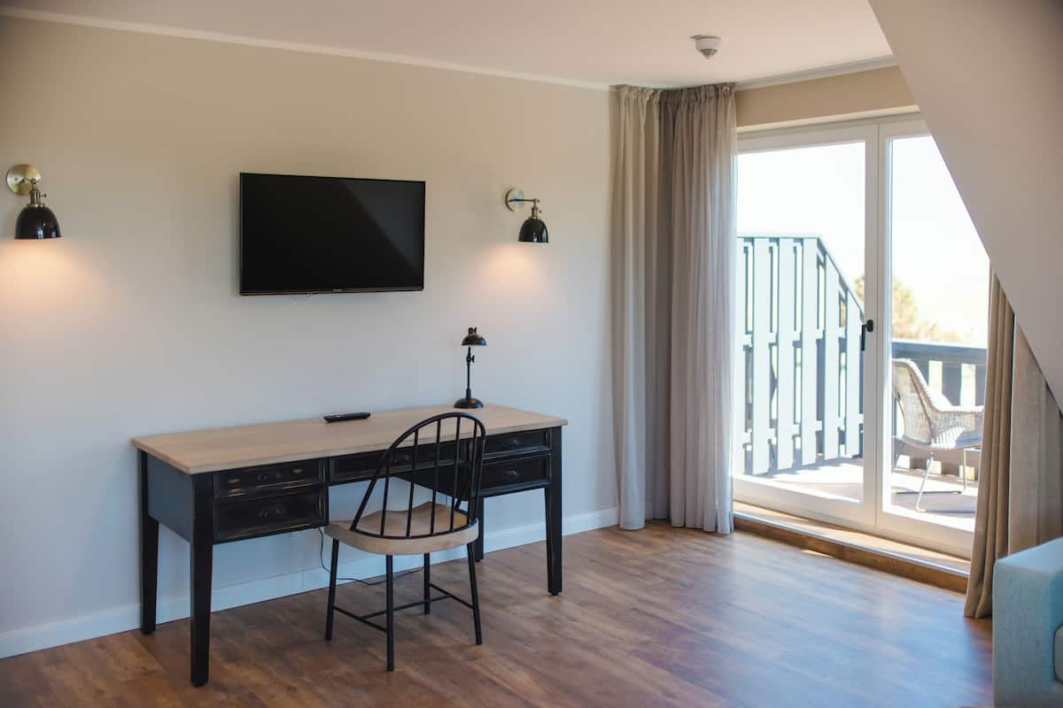 Executive Apartment | 1 bedroom, free minibar, in-room safe, individually furnished