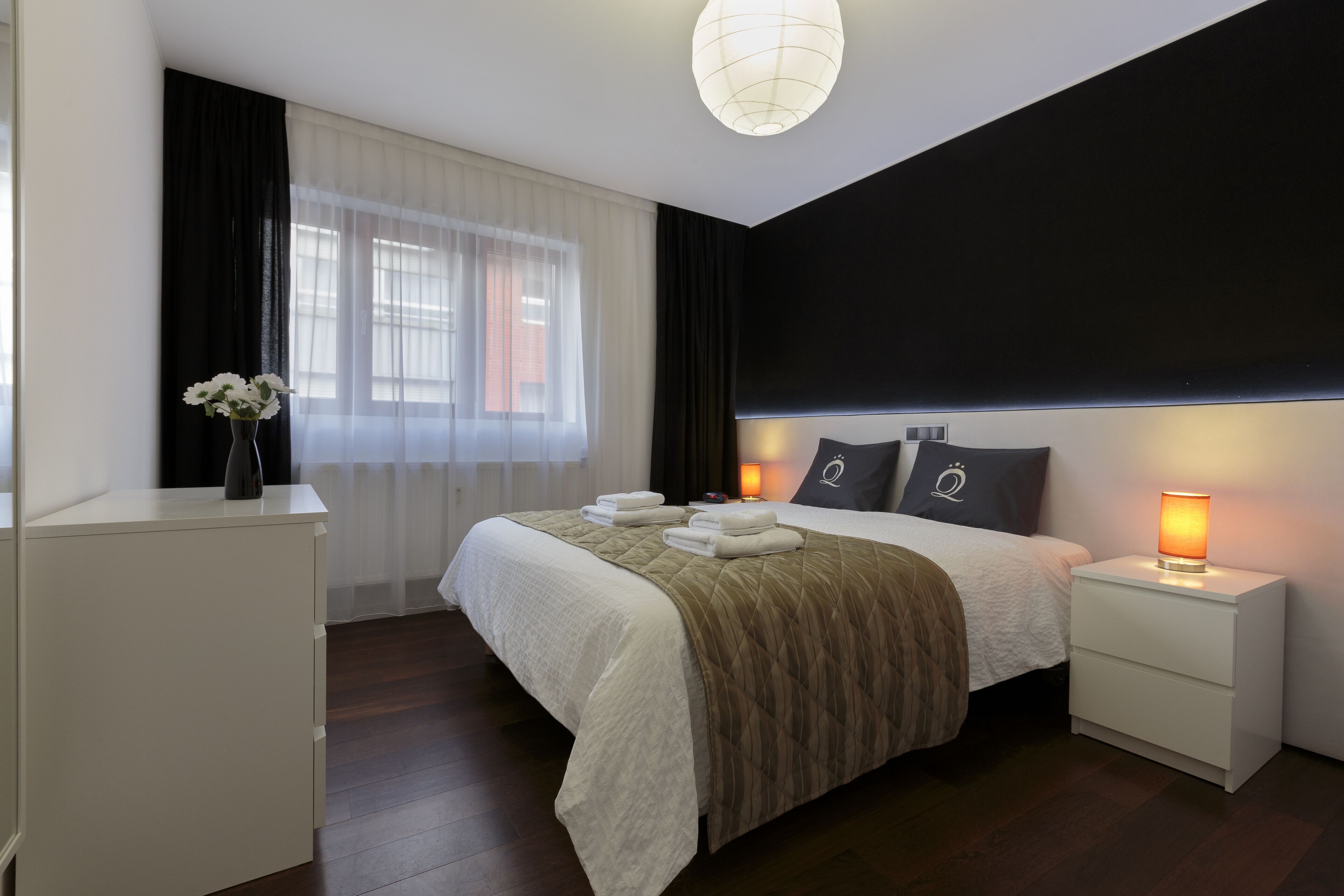 Leilighet – deluxe, terrasse | 1 soverom, lydisolert og wi-fi (inkludert)